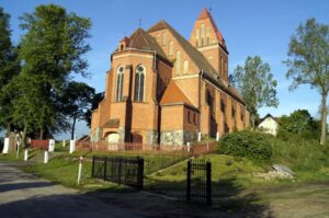 Zdjęcie kościoła parafialnego p.w. św. Wawrzyńca – Kochanówka