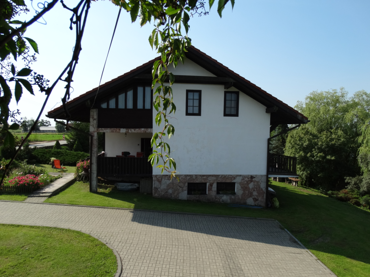 Zdjęcie wnętrza budynku gospodarstwa agroturystyczneg we Wielochowie