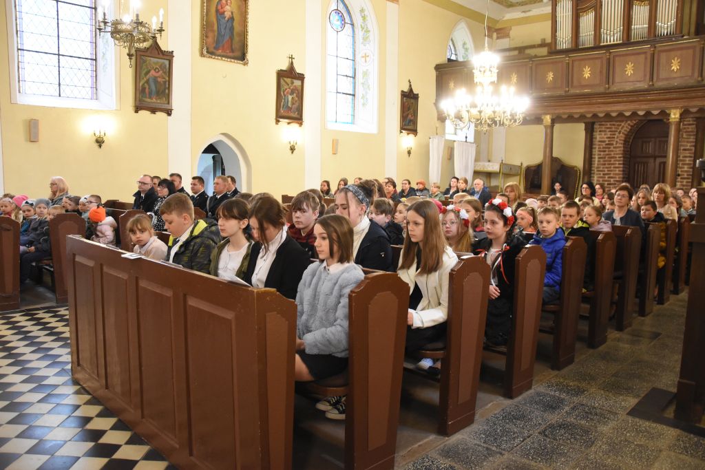 uroczystości kościelne z okazji 10-lecia nadania imienia SP Runowo