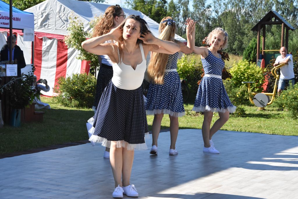 Festiwal Ziół w Blankach występ Latino Ladies Natural Dance Aleksandry Jaworskiej – Kokot