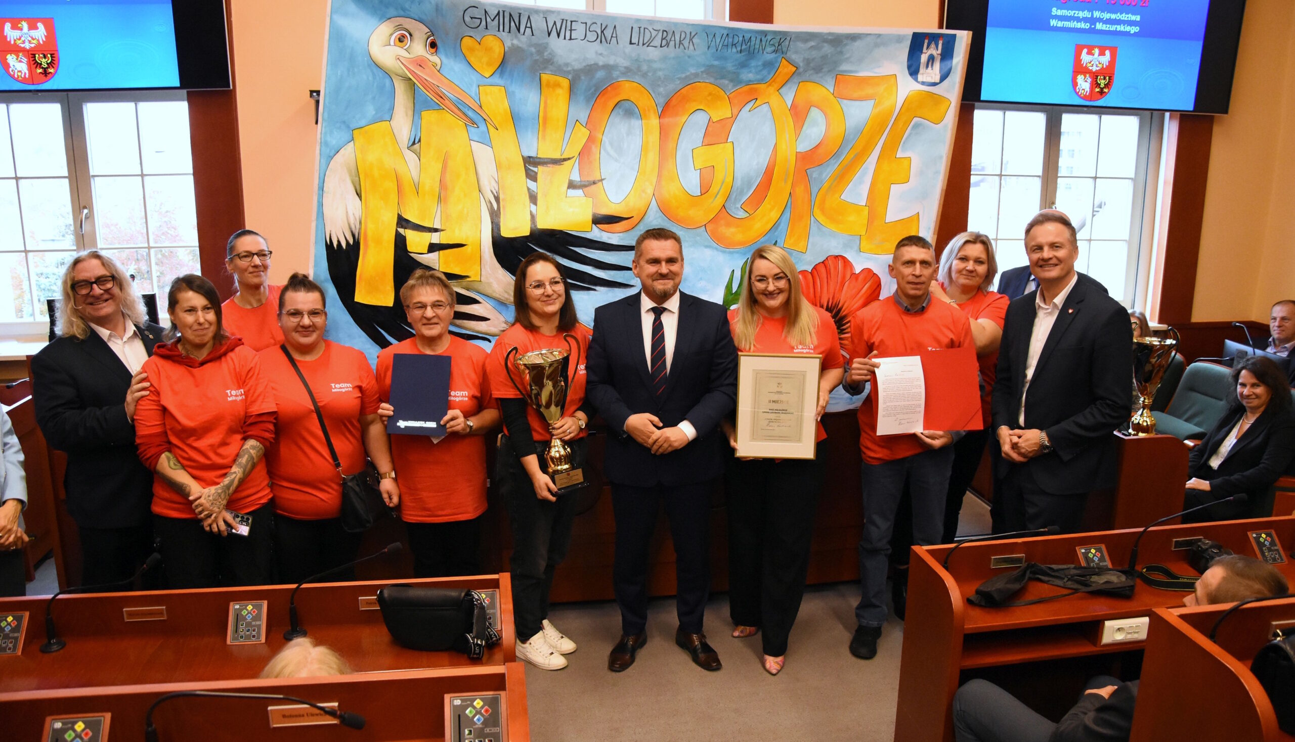 Konkurs wojewódzki Czysta i Piękna Zagroda - Estetyczna Wieś 2025 - II miejsce sołectwa Milogórze- odbiór nagrody
