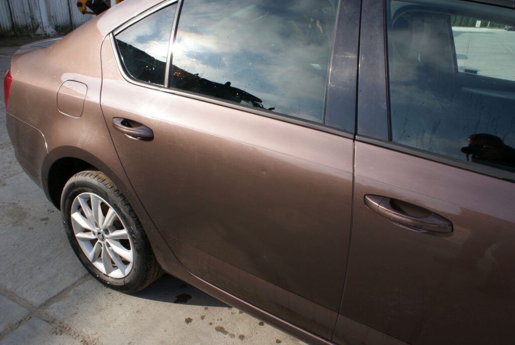 samochód osobowy SKODA OCTAVIA 