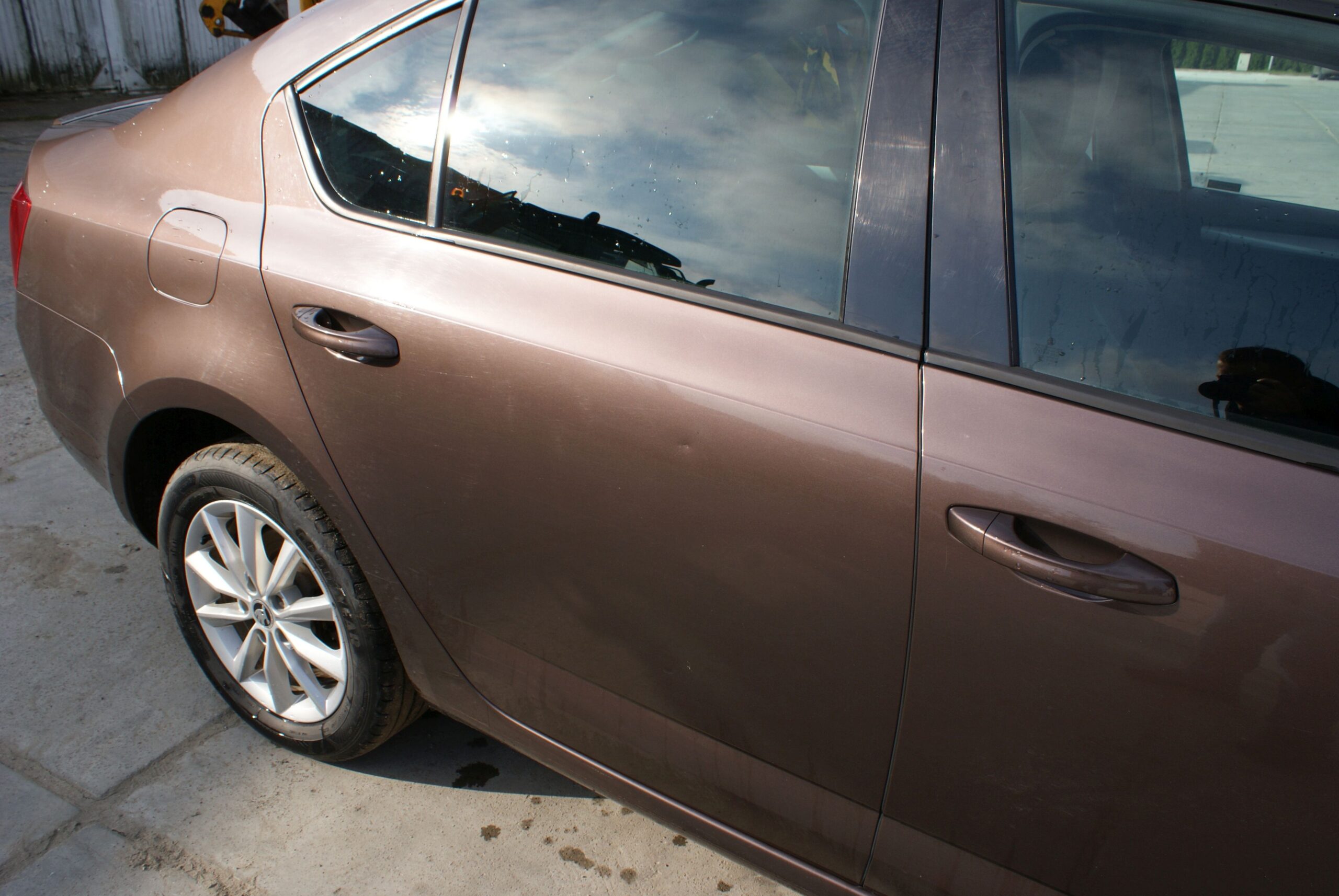 samochód osobowy SKODA OCTAVIA