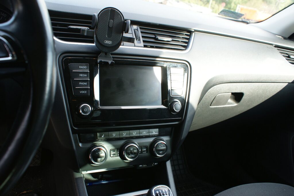 samochód osobowy SKODA OCTAVIA 