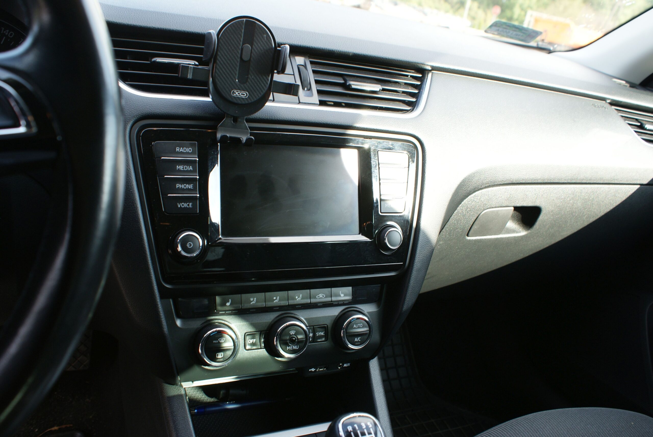 samochód osobowy SKODA OCTAVIA